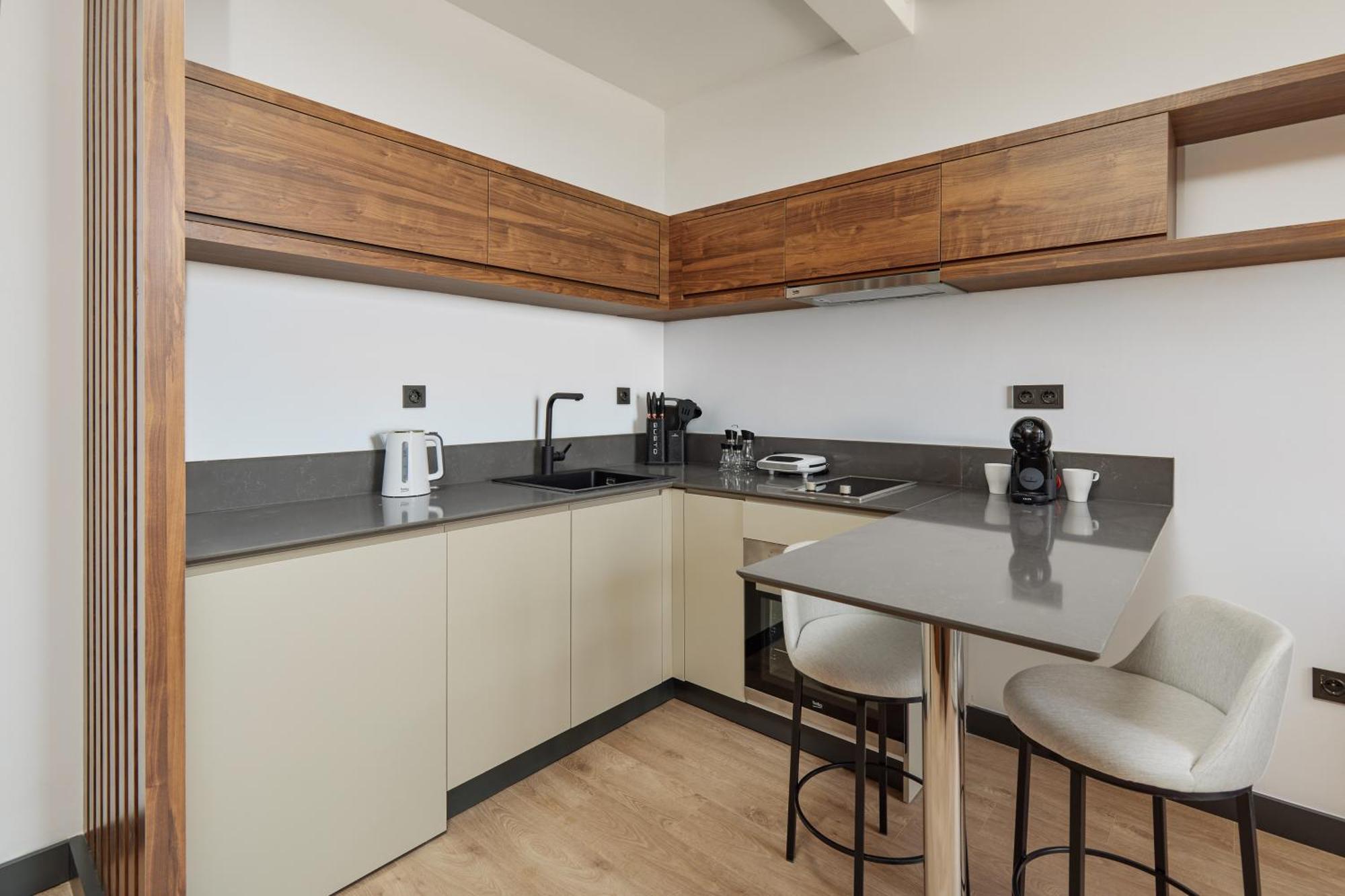 Bayview Hills Luxury Residences Тиват Екстер'єр фото